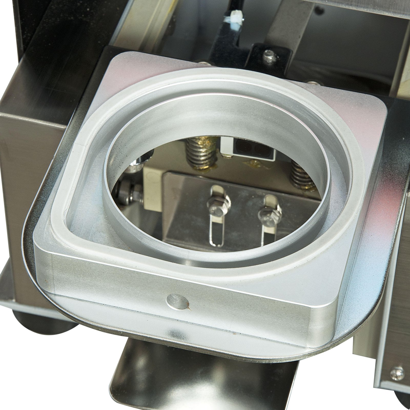 Example image of a customizable tear-angle mold