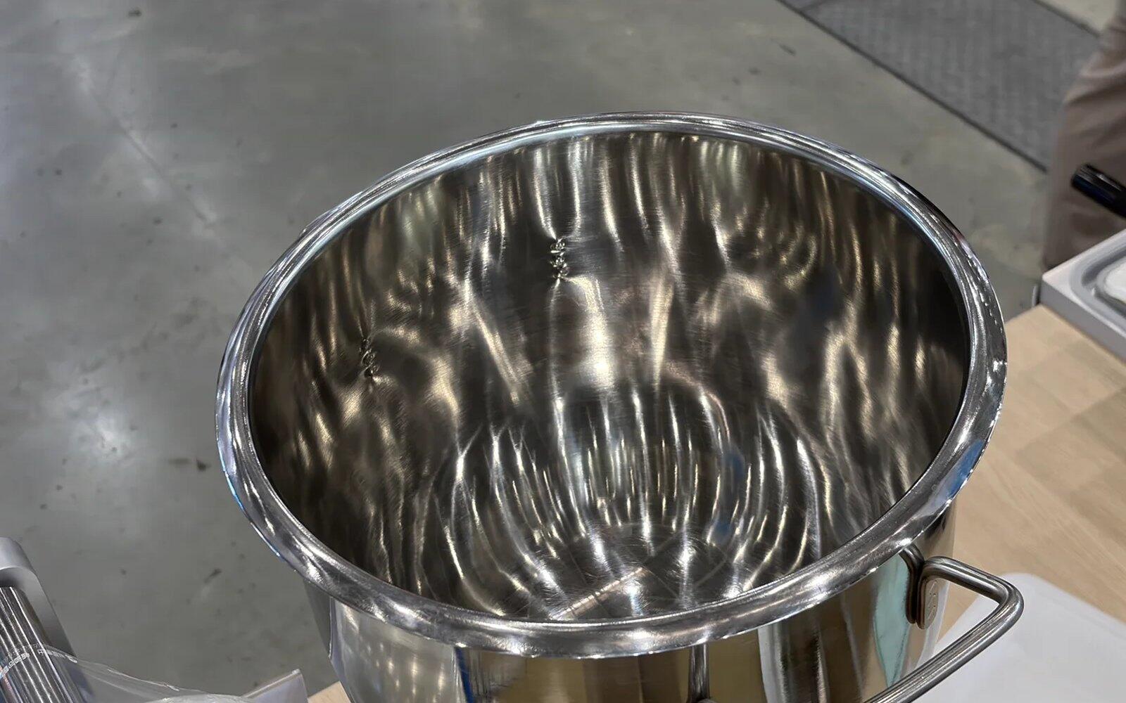 Interior of the PH-2AS 12-liter stainless steel hopper